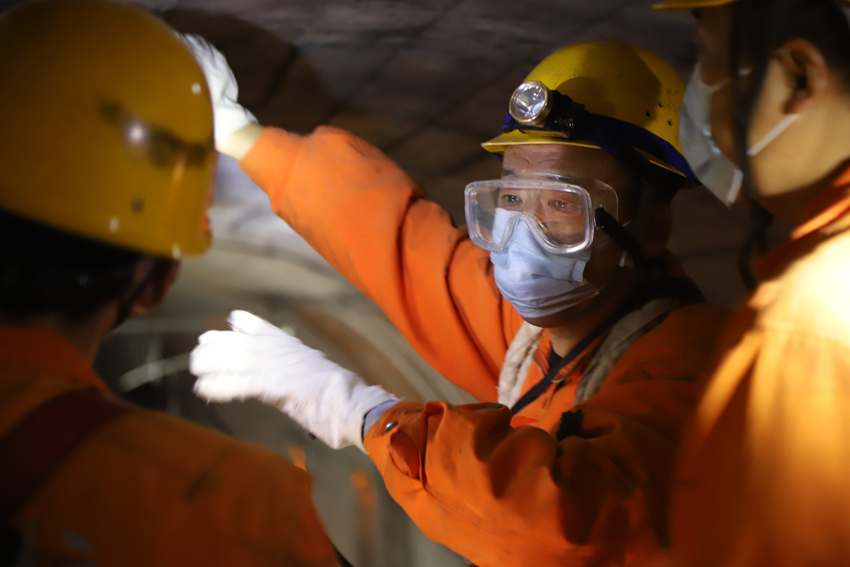 ώ{^ӲI|Ͷ깤˂֪RФ혽 z