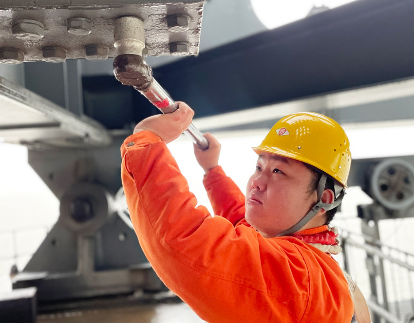 ú·B޹^LhRMЏ͔Q˨S犞I z