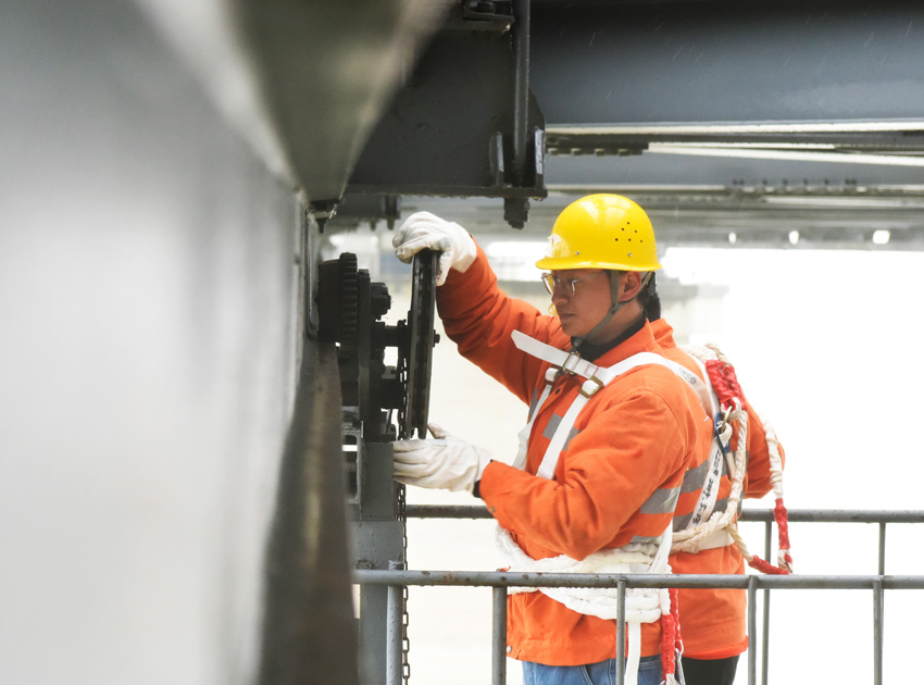 ú·B޹^Dӻ݆  z