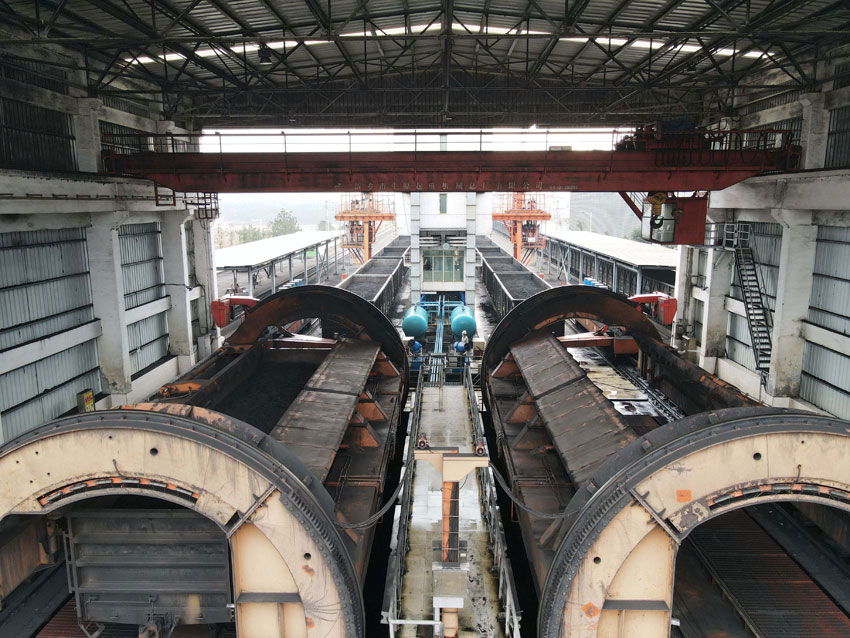 늏SжúCMжúIi z