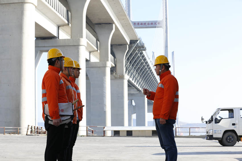 Mcʂ䌦ƽ̶{FMճѲz z