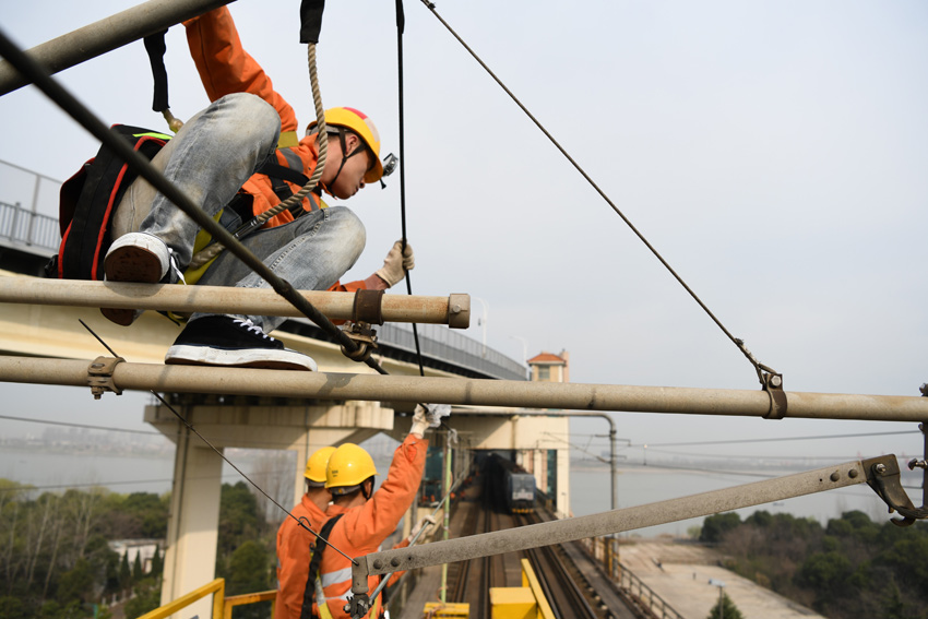 2021222|WھŽLόF·|Wp@ph̎ z