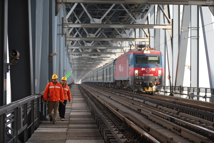 2021222ϲ늶½ӵط⾀гxIFʷ z