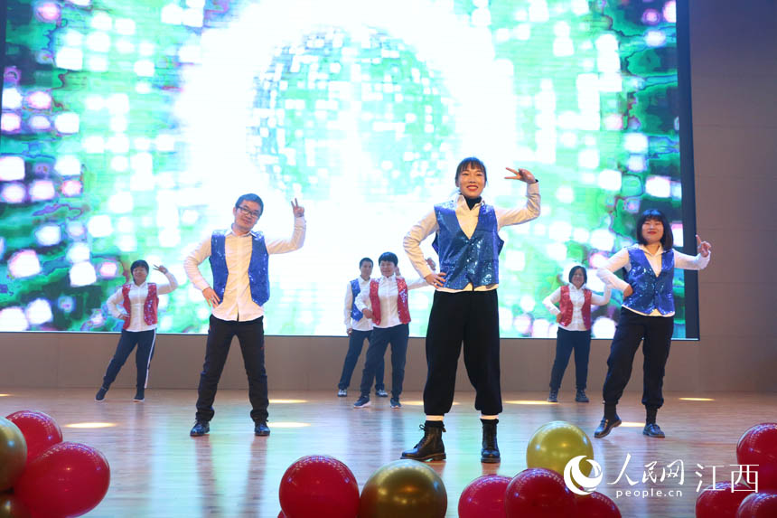 ĎͬcףԪѹ Wꖽƽz