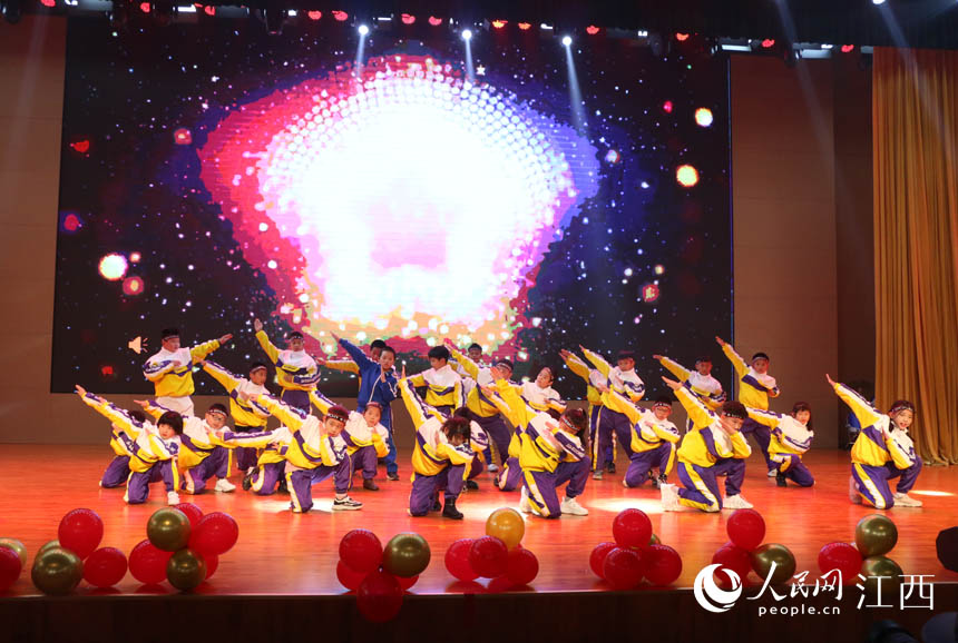 ĎͬcףԪѹ Wꖽƽz