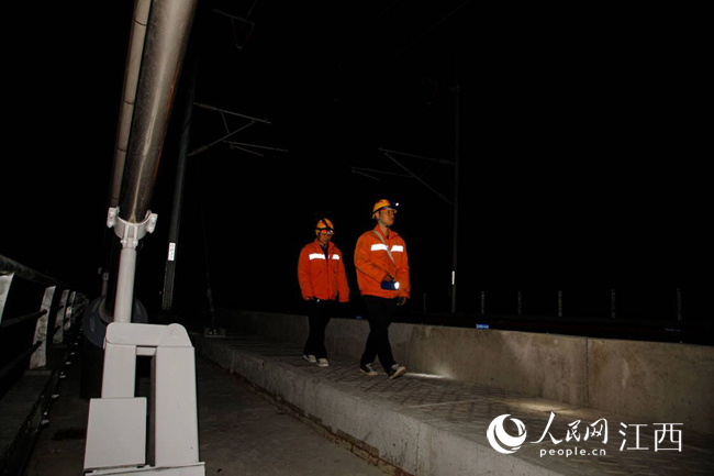 117賿ӱСcP~LOMѲҕz