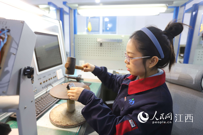 ŮⶼzNͳֱ؂Ĺz