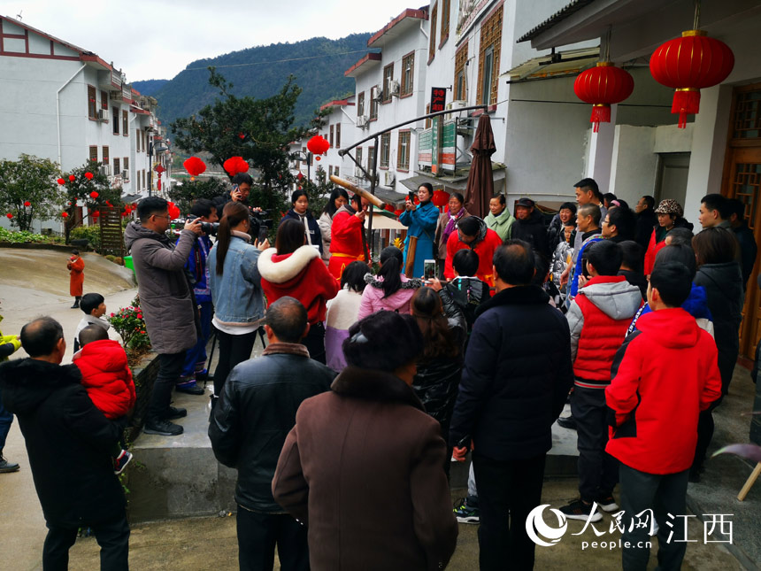 ^e׻׌ο͂ܵζԪ z