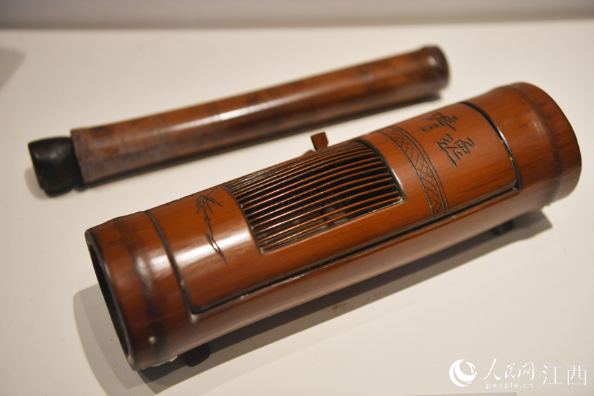 竹編博物館內展出的各類竹編展品。 人民網 時雨攝