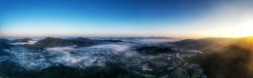 航拍下的江西省贛州市全南縣金龍鎮崗背村。尹其奇攝