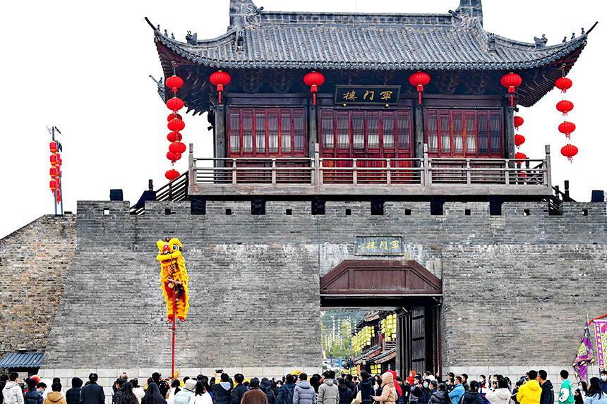 非遺民俗展演為元旦假期增添喜慶氛圍。朱海鵬攝