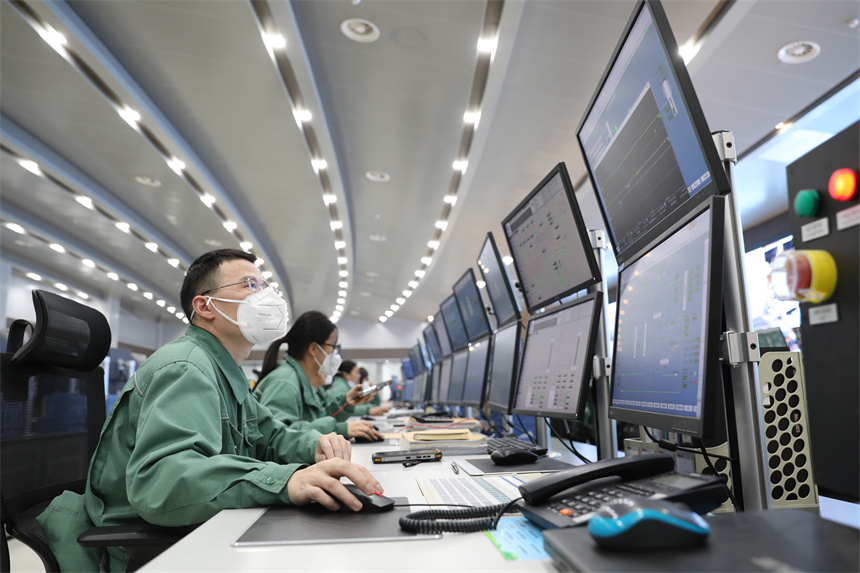 企業積極抓生產、保訂單。袁昕攝