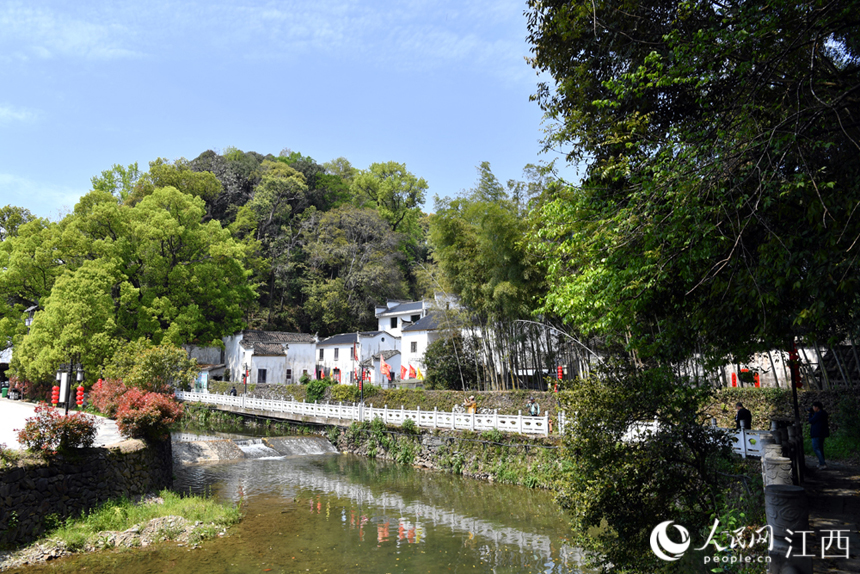 江西省景德鎮市浮梁縣江村鄉嚴臺村風貌。 人民網 時雨攝