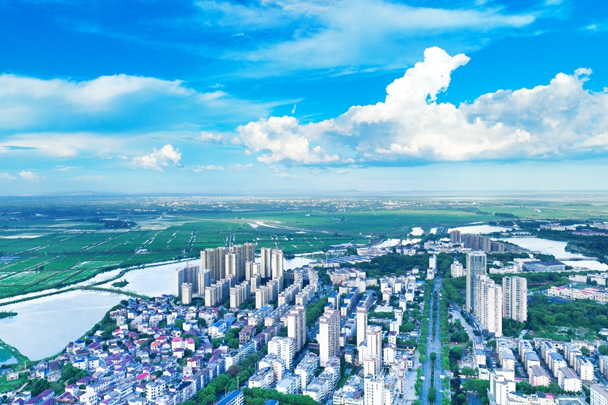 航拍鏡頭下的共青城市，入眼皆是美景。潘成攝