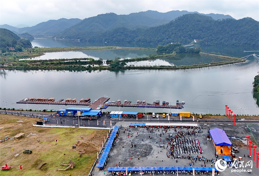 2023中國崇義第二屆陽明湖賞秋節在贛州市崇義縣過埠鎮開幕，并進行了相關產業的合作簽約。人民網 朱海鵬攝