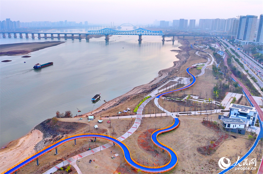 江西南昌：江灘公園成市民休閑樂園 (7)