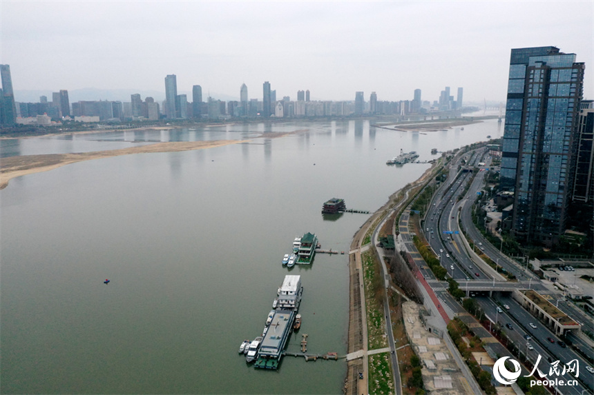 3月3日贛江南昌段水位實況。受持續降雨影響，水位上漲。 人民網記者 時雨攝