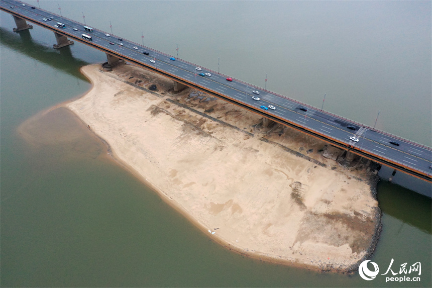 3月3日贛江南昌段水位實況。受持續降雨影響，水位上漲。 人民網記者 時雨攝