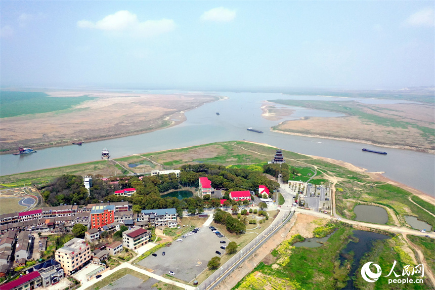 航拍鏡頭下的吳城鎮春意盎然，盡顯生態之美。 人民網記者 時雨攝