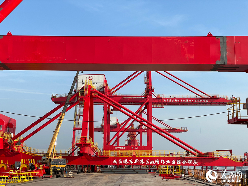 江西南昌港東新港區姚灣作業區綜合碼頭。人民網記者 毛思遠攝