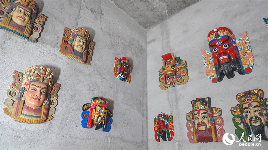 國家級非遺傳承人賴明德的儺面具作品。人民網 孔文進攝