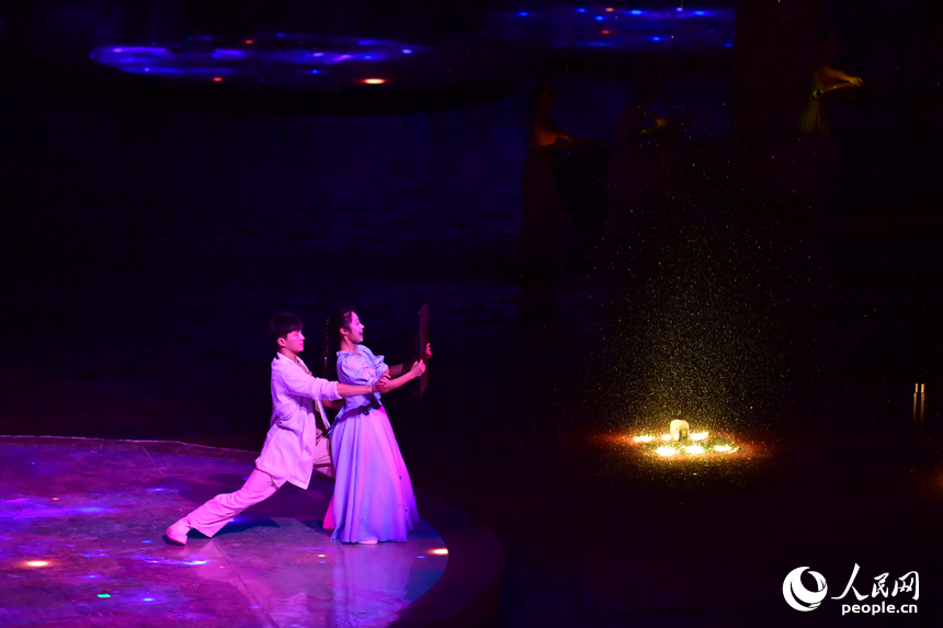 《遇見·婺源》大型戶外實景演出的現場。人民網記者 時雨攝