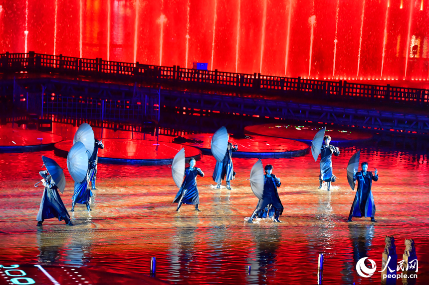 《遇見·婺源》大型戶外實景演出的現場。人民網記者 時雨攝