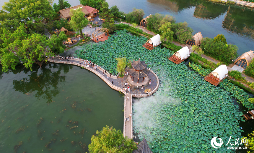 經過改造升級后的江西省南昌市東湖區百花洲景區，古韻悠悠。人民網記者 毛思遠攝