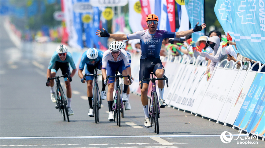選手沖向終點線。環鄱賽組委會供圖