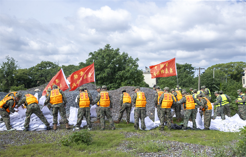 防汛搶險演練現場。