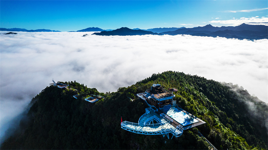 云霧繚繞，美不勝收。