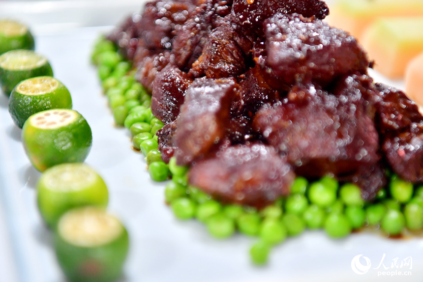 甘草黃精牛肉。人民網記者 時雨攝