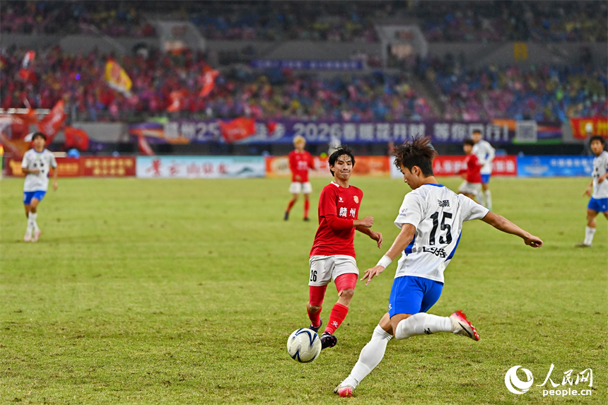 比賽精彩瞬間。人民網 朱海鵬攝