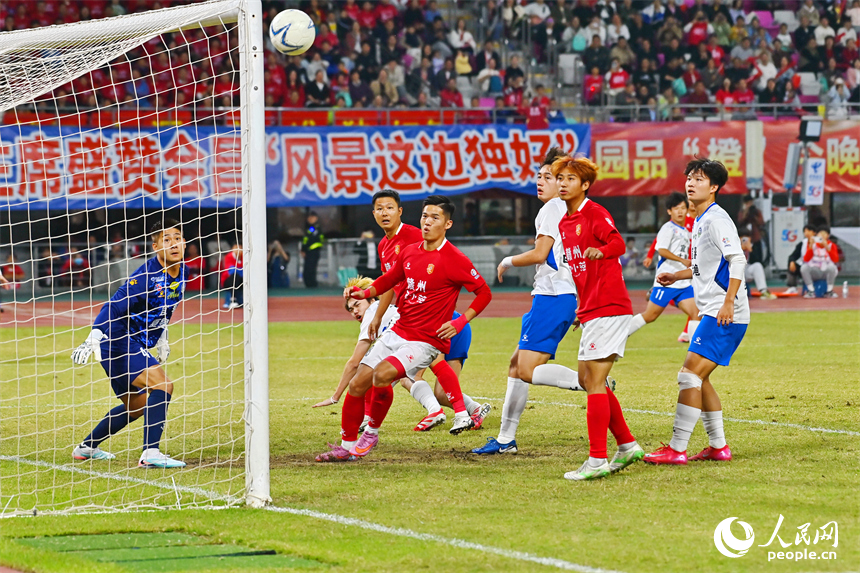 比賽精彩瞬間。人民網 朱海鵬攝