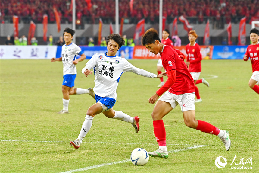 比賽精彩瞬間。人民網 朱海鵬攝